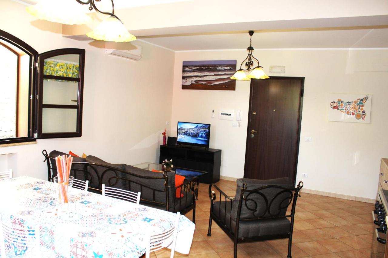 Casa Vacanze A Rava Francavilla di Sicilia Exterior foto